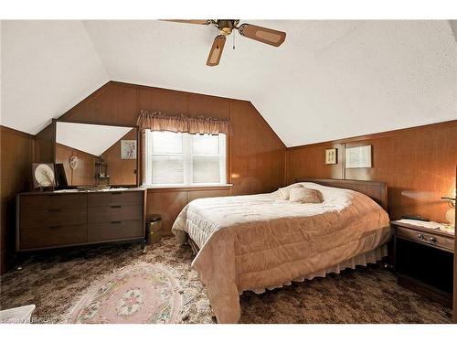 40 Tranquility Street, Brantford, ON - Indoor Photo Showing Bedroom