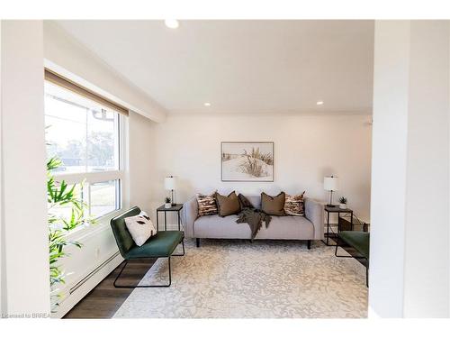 346 Rawdon Street, Brantford, ON - Indoor Photo Showing Living Room