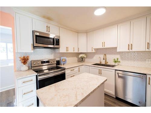 346 Rawdon Street, Brantford, ON - Indoor Photo Showing Kitchen With Upgraded Kitchen