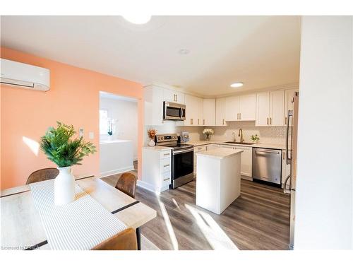 346 Rawdon Street, Brantford, ON - Indoor Photo Showing Kitchen