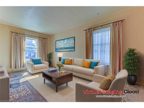 87 Mintern Avenue, Brantford, ON - Indoor Photo Showing Living Room