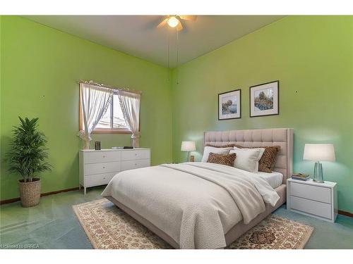 87 Mintern Avenue, Brantford, ON - Indoor Photo Showing Bedroom