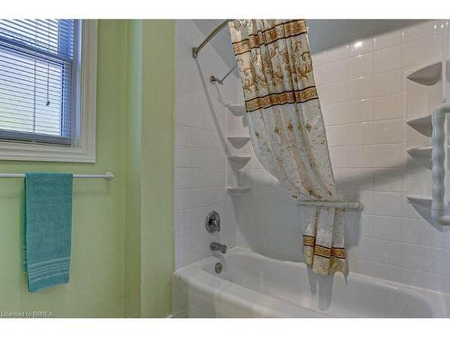 87 Mintern Avenue, Brantford, ON - Indoor Photo Showing Bathroom