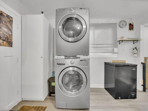 13 Drummond Street, Brantford, ON - Indoor Photo Showing Laundry Room