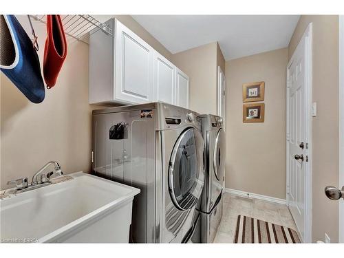 12-54 Glenwood Drive, Brantford, ON - Indoor Photo Showing Laundry Room