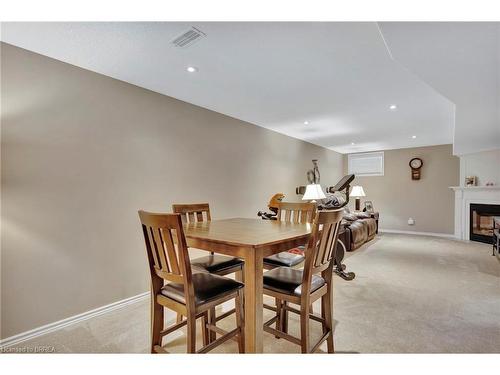 12-54 Glenwood Drive, Brantford, ON - Indoor Photo Showing Dining Room