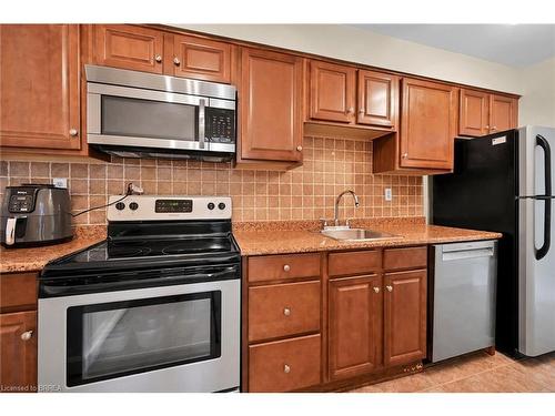 331-36 Hayhurst Road, Brantford, ON - Indoor Photo Showing Kitchen