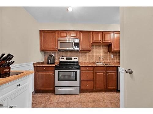 331-36 Hayhurst Road, Brantford, ON - Indoor Photo Showing Kitchen