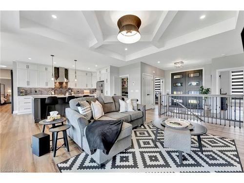 14 Hudson Drive, Brantford, ON - Indoor Photo Showing Living Room