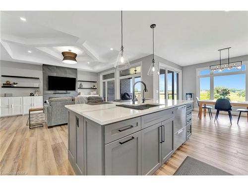 14 Hudson Drive, Brantford, ON - Indoor Photo Showing Kitchen With Upgraded Kitchen