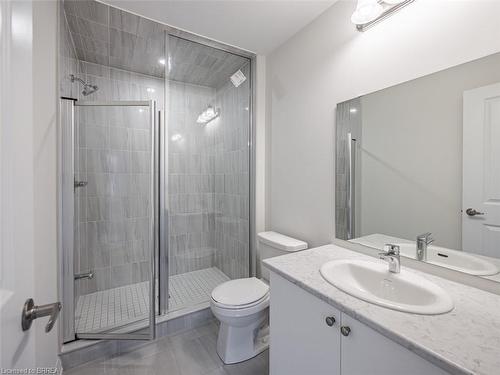 402-585 Colborne Street E, Brantford, ON - Indoor Photo Showing Bathroom