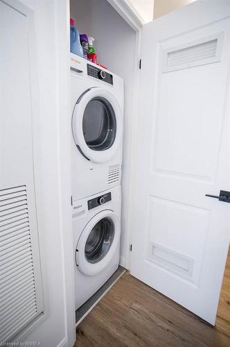 613-7 Erie Avenue, Brantford, ON - Indoor Photo Showing Laundry Room