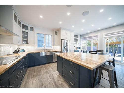 2 Carroll Lane, Brantford, ON - Indoor Photo Showing Kitchen With Upgraded Kitchen