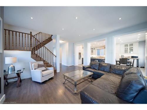 2 Carroll Lane, Brantford, ON - Indoor Photo Showing Living Room