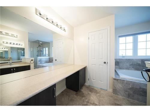 2 Carroll Lane, Brantford, ON - Indoor Photo Showing Bathroom