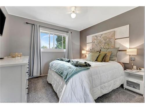 29 Marshall Street, Brantford, ON - Indoor Photo Showing Bedroom