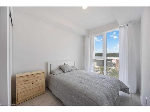 610-500 Dupont Street, Toronto, ON - Indoor Photo Showing Bedroom