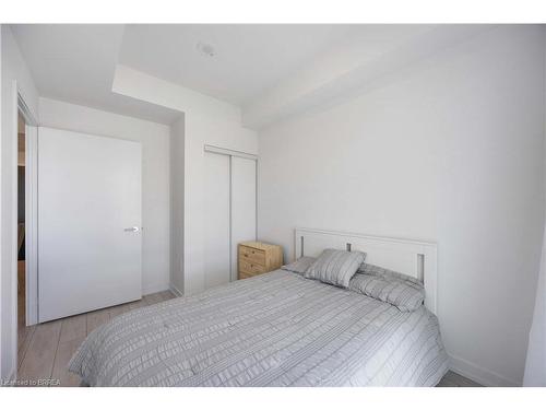 610-500 Dupont Street, Toronto, ON - Indoor Photo Showing Bedroom