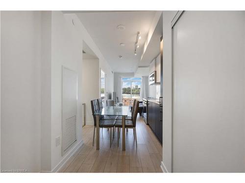 610-500 Dupont Street, Toronto, ON - Indoor Photo Showing Dining Room