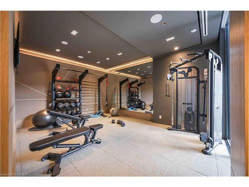 610-500 Dupont Street, Toronto, ON - Indoor Photo Showing Gym Room