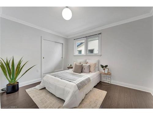 21 Jefferson Avenue, Port Colborne, ON - Indoor Photo Showing Bedroom