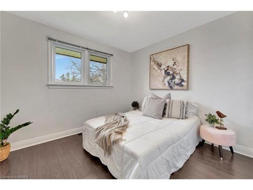 21 Jefferson Avenue, Port Colborne, ON - Indoor Photo Showing Bedroom