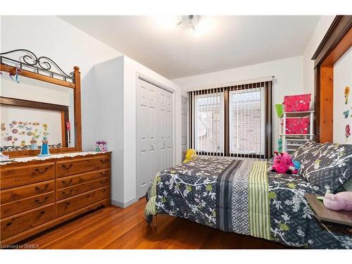 116 Terrace Hill Street, Brantford, ON - Indoor Photo Showing Bedroom