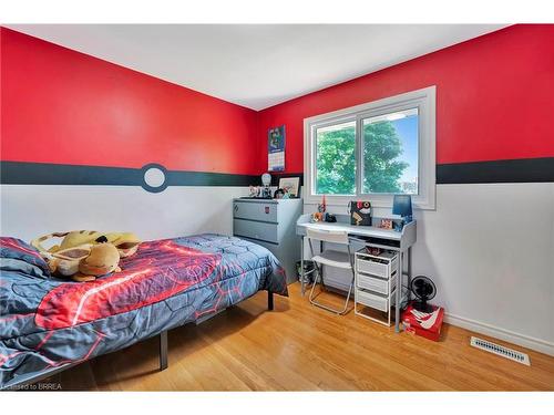 3 Brier Place, Brantford, ON - Indoor Photo Showing Bedroom