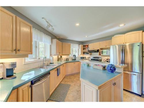 62 Pleasant Ridge Road, Brantford, ON - Indoor Photo Showing Kitchen With Double Sink