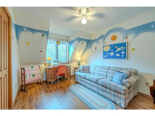 62 Pleasant Ridge Road, Brantford, ON - Indoor Photo Showing Living Room