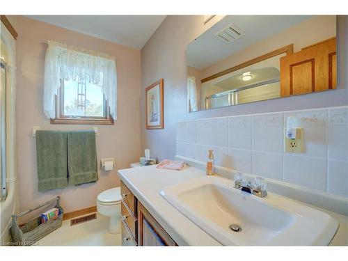 62 Pleasant Ridge Road, Brantford, ON - Indoor Photo Showing Bathroom