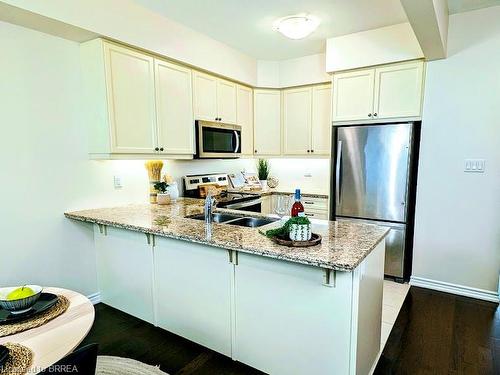 121 Bilanski Farm Road, Brantford, ON - Indoor Photo Showing Kitchen With Stainless Steel Kitchen With Double Sink