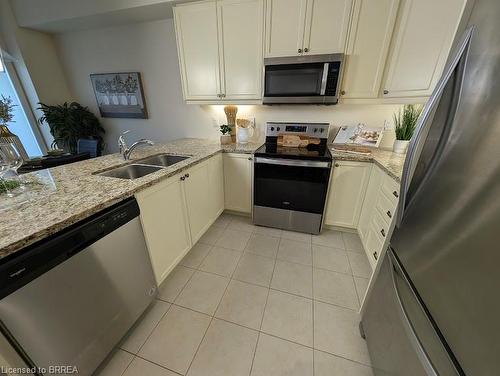 121 Bilanski Farm Road, Brantford, ON - Indoor Photo Showing Kitchen With Double Sink