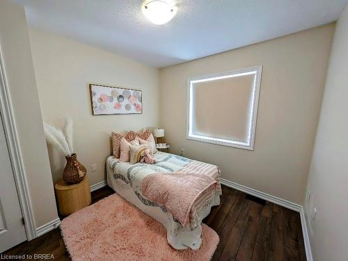 121 Bilanski Farm Road, Brantford, ON - Indoor Photo Showing Bedroom