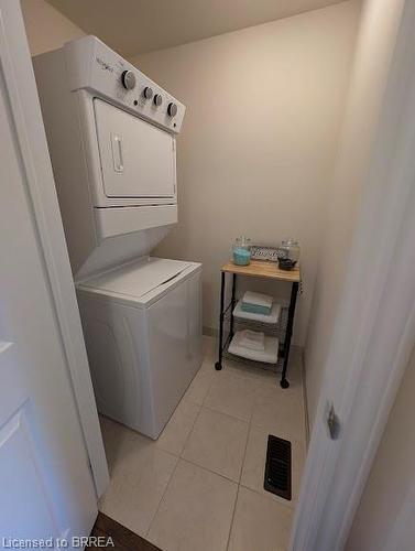 121 Bilanski Farm Road, Brantford, ON - Indoor Photo Showing Laundry Room