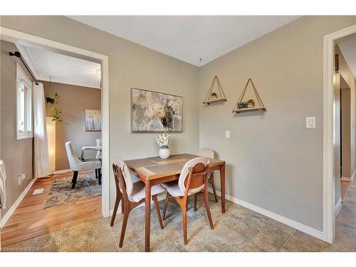 42 Winding Way, Brantford, ON - Indoor Photo Showing Dining Room