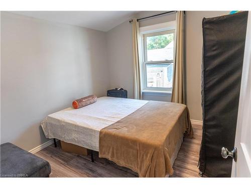 982 Dame Street, London, ON - Indoor Photo Showing Bedroom