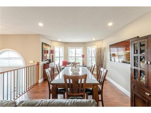 32 Mcintosh Court, Brantford, ON - Indoor Photo Showing Dining Room