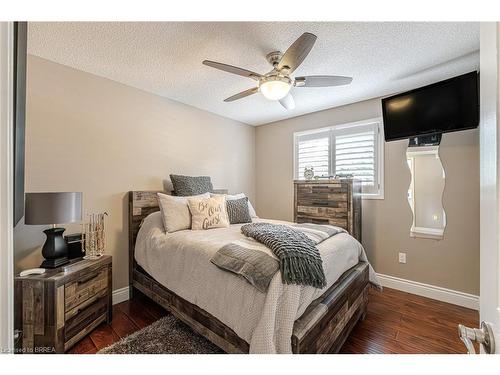 32 Mcintosh Court, Brantford, ON - Indoor Photo Showing Bedroom