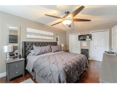 32 Mcintosh Court, Brantford, ON - Indoor Photo Showing Bedroom