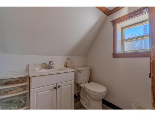 6 Patricia Street, Brantford, ON - Indoor Photo Showing Bathroom