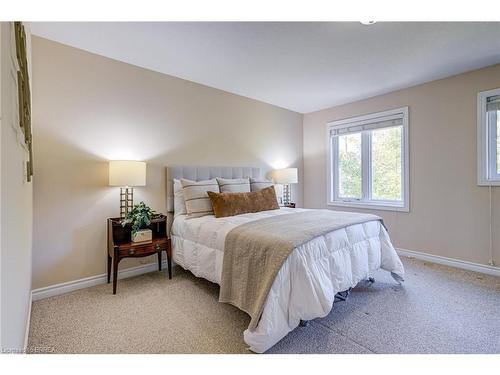 12-975 Strasburg Road, Kitchener, ON - Indoor Photo Showing Bedroom