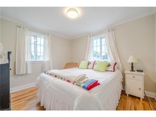 131 Morrell Street, Brantford, ON - Indoor Photo Showing Bedroom