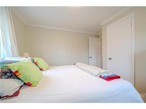 131 Morrell Street, Brantford, ON - Indoor Photo Showing Bedroom