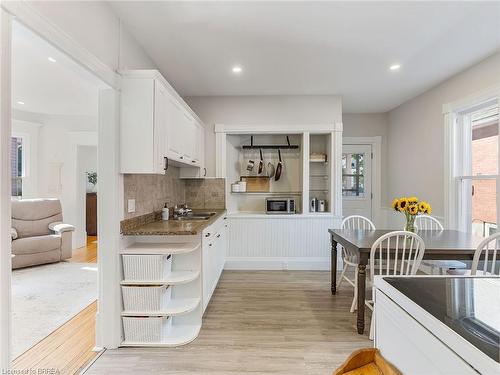 275 Park Avenue, Brantford, ON - Indoor Photo Showing Kitchen