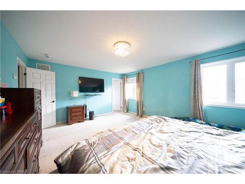 102 Gillespie Drive, Brantford, ON - Indoor Photo Showing Bedroom