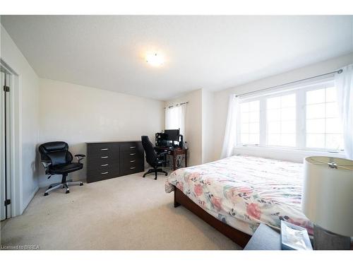 102 Gillespie Drive, Brantford, ON - Indoor Photo Showing Bedroom