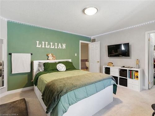 39 Hunter Way, Brantford, ON - Indoor Photo Showing Bedroom