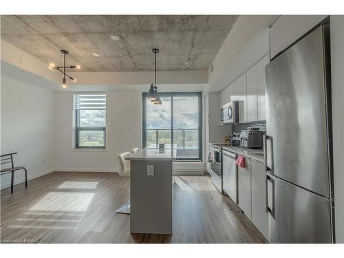 706-7 Erie Avenue, Brantford, ON - Indoor Photo Showing Kitchen