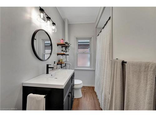 289 Marlborough Street, Brantford, ON - Indoor Photo Showing Bathroom